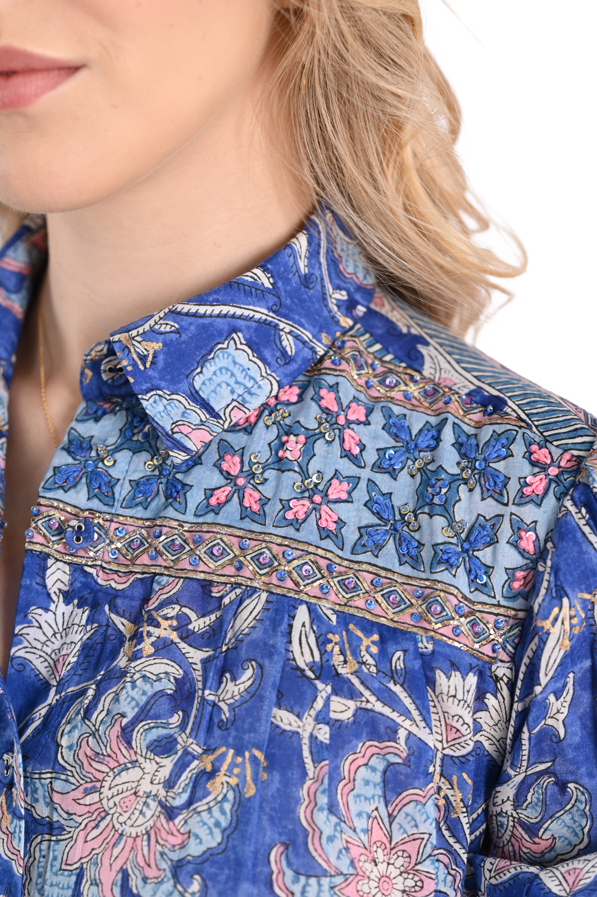 Embroidered Noah mini